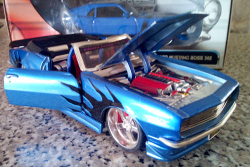 1:24 Maisto Custom Die-Cast 60 & 70`s Plymouth, Mustang & Camaro SS
