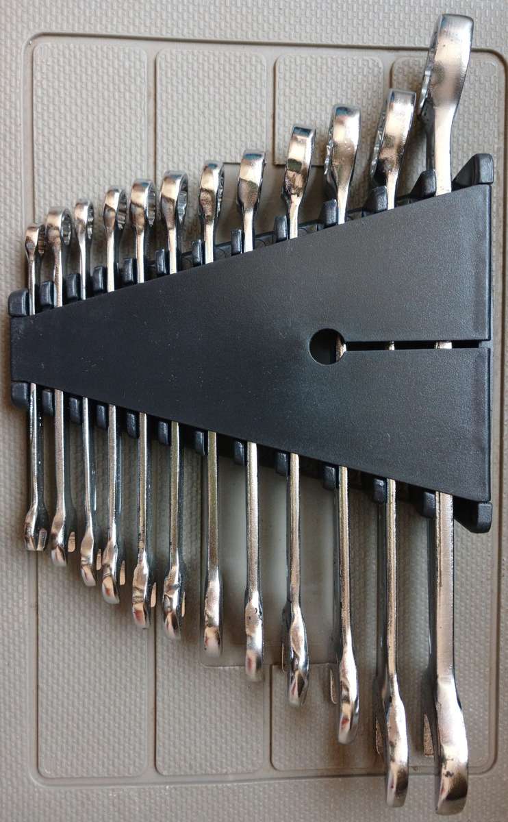 12 Piece Cr-V (8 - 15mm, 17, 19, 22 & 24mm)