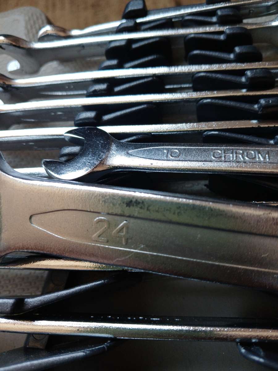 12 Piece Cr-V (8 - 15mm, 17, 19, 22 & 24mm)