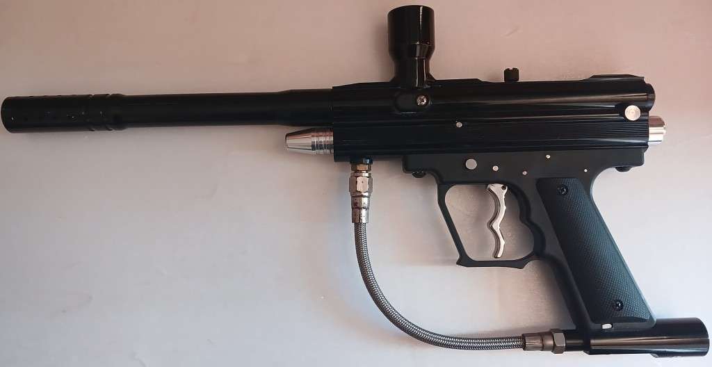 Paintball rifles x 2 plus 24oz cannister (Spares or Restoration)