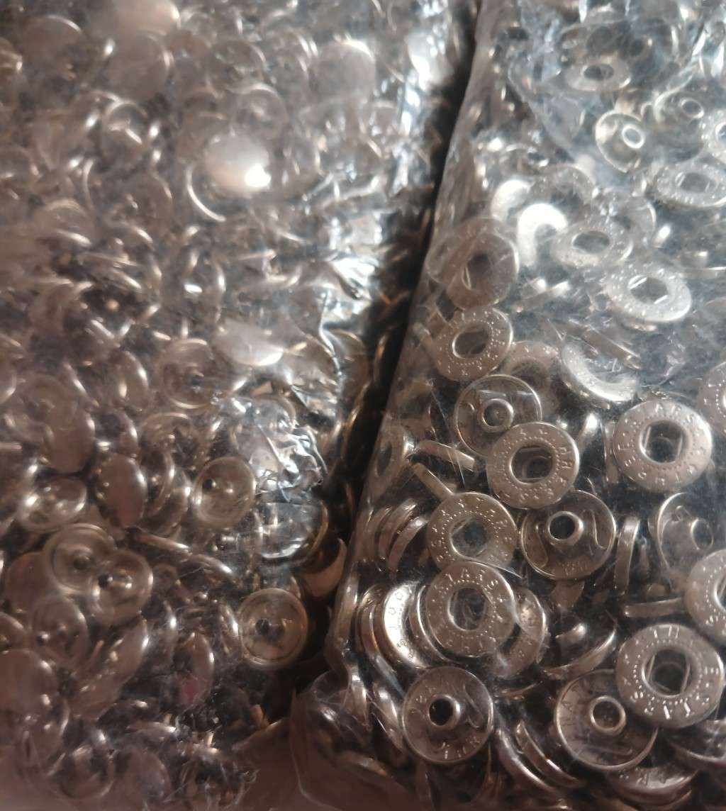 6.7kg Various Denim Buttons