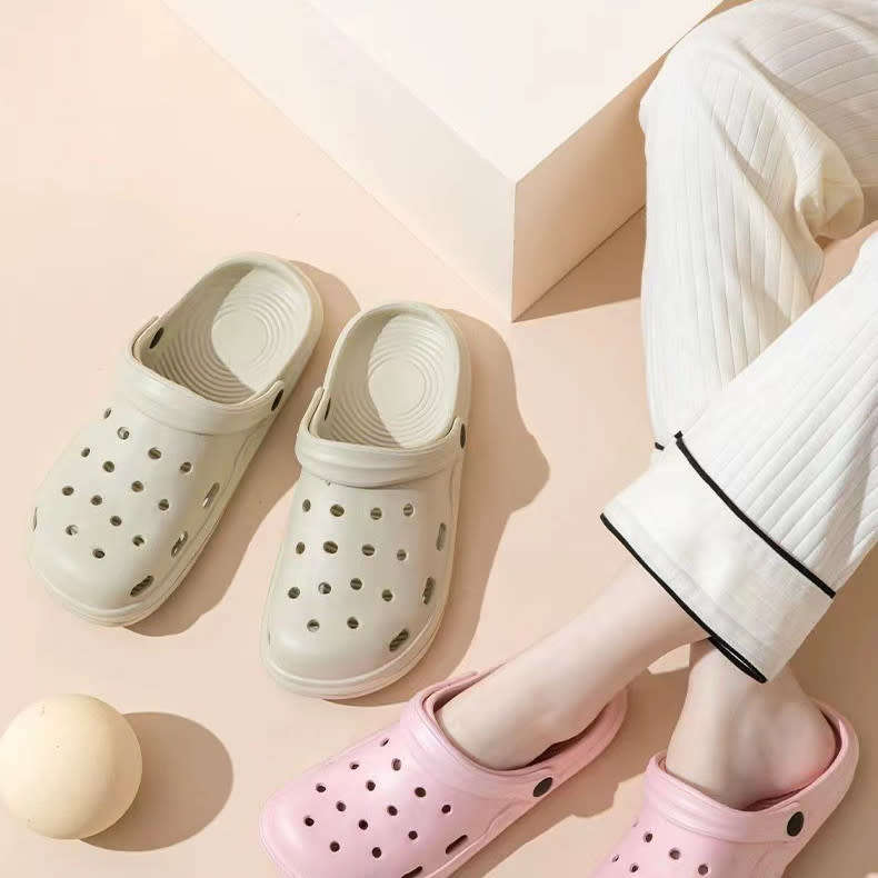 Summer beach comfortable lightweight sandals for men and women