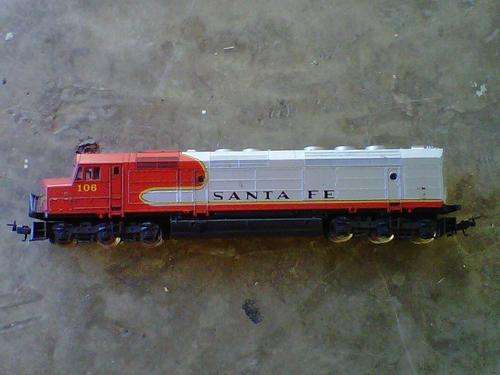 Santa Fe Locomotive 106 HO Scale 9 1/2" Long Lima Italy