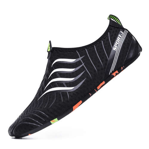 Lightweight barefoot feel Aqua Shoes Size 9.5