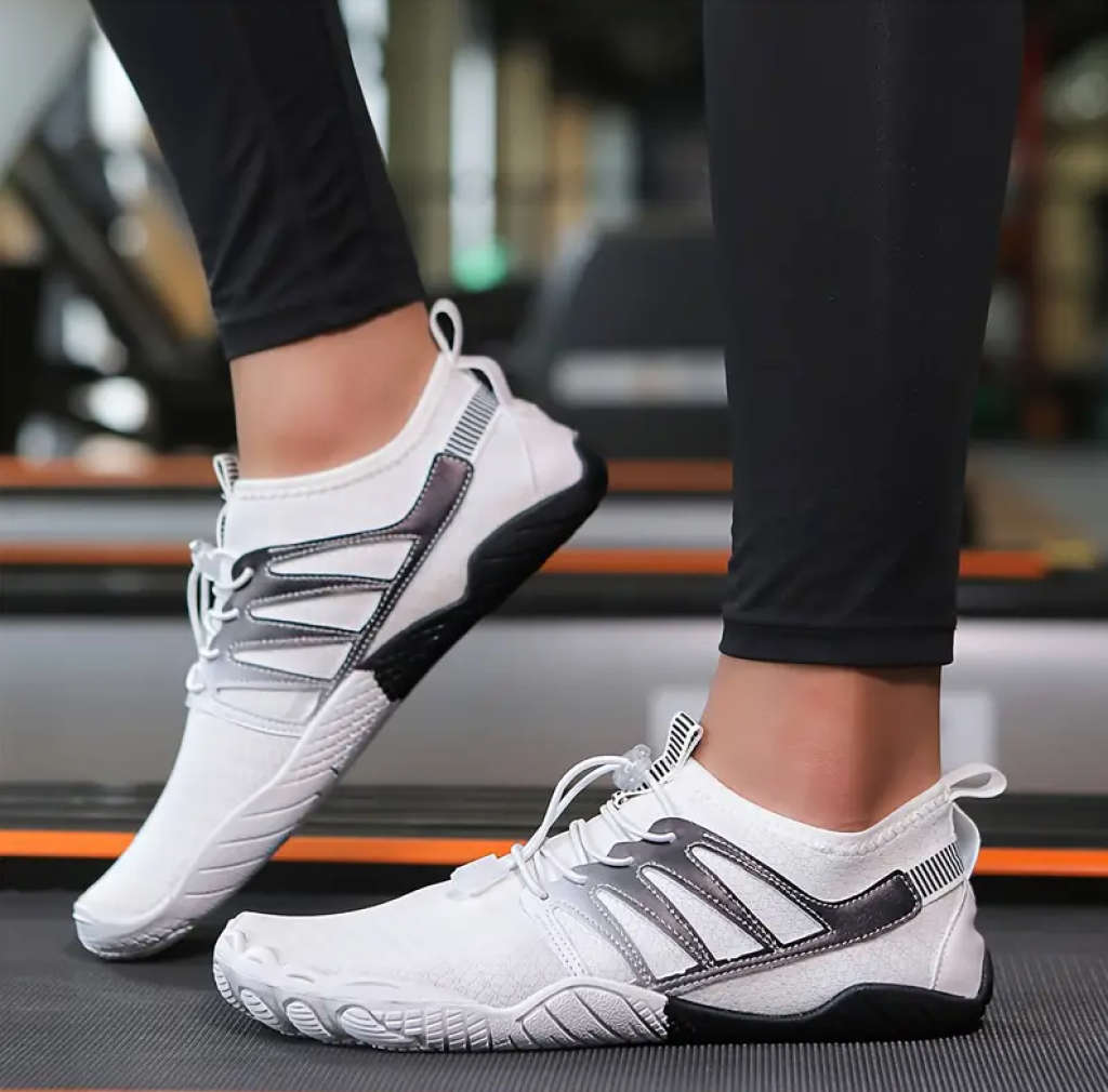 Lightweight barefoot feel Aqua Shoes Size 7