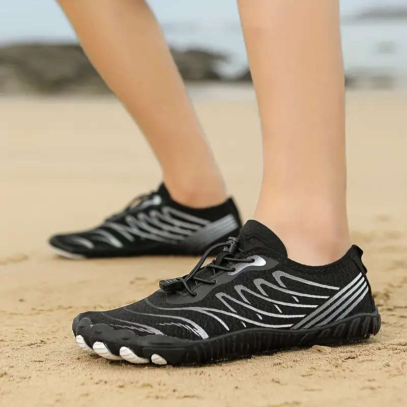 Unisex Lightweight Black Aqua/ beach shoes Size 7