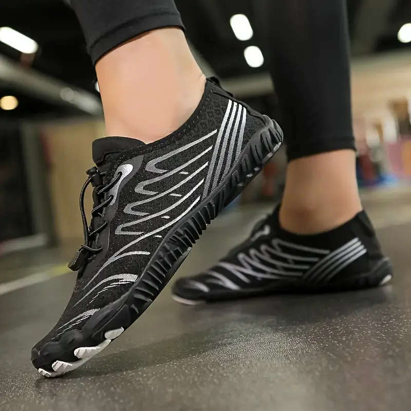 Unisex Lightweight Black Aqua/ beach shoes Size 7