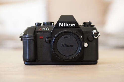 Nikon N2000