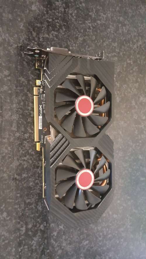 XFX RX580 8GB  (WORKING ALMOST NEW )