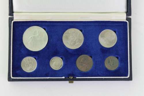 1967 UNC coin set in blue proof case. Afrikaans. R1 start