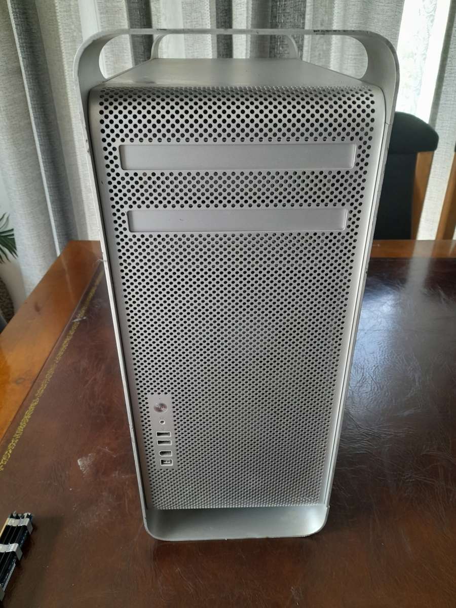 Mac Pro (Ram: 8gb CPU: xeon 5130 x2 (2.0qx) GPU: 7300GT)