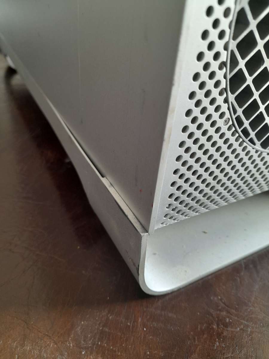 Mac Pro (Ram: 8gb CPU: xeon 5130 x2 (2.0qx) GPU: 7300GT)