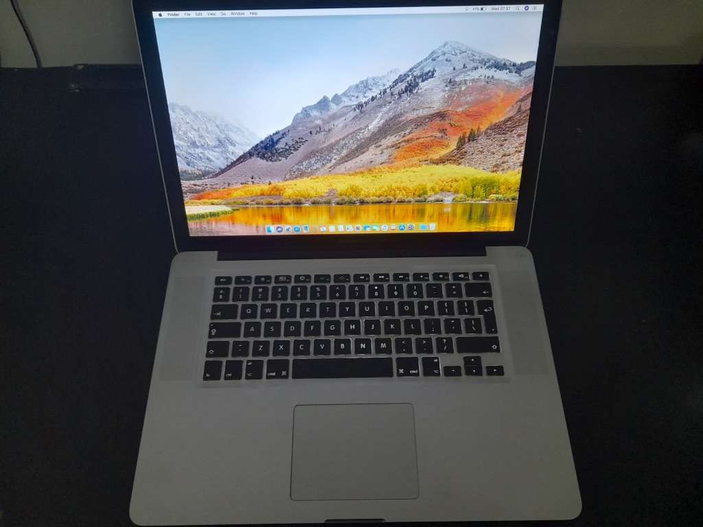 15 INCH Macbook Pro Core i7