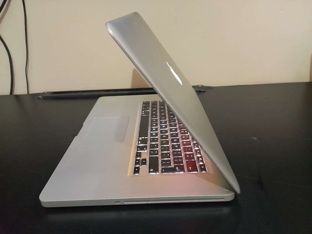 15 INCH Macbook Pro Core i7