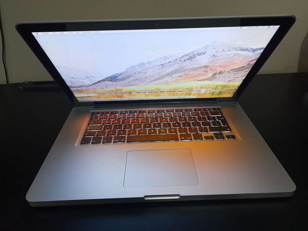 15 INCH Macbook Pro Core i7
