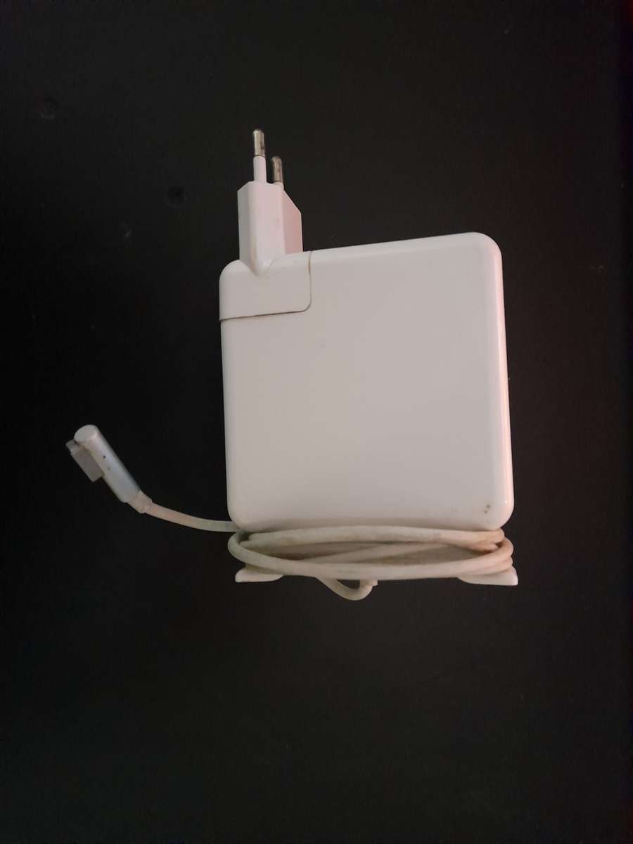 15 INCH Macbook Pro Core i7