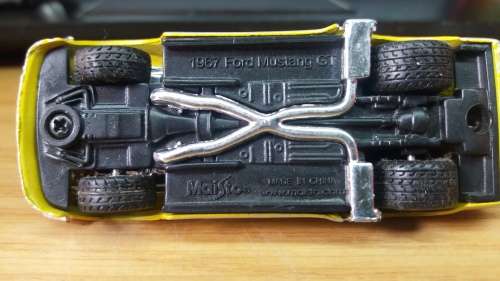 Maisto: 1967 Ford Mustang GT (Rubber Tires / Hood Opening)