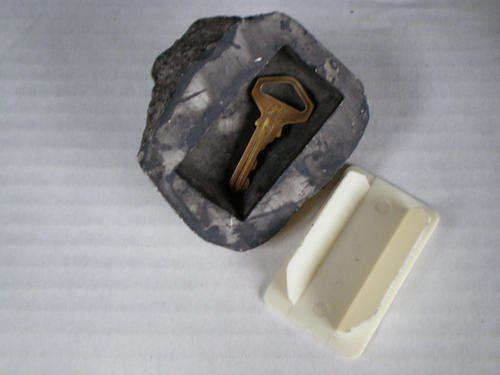 Key Hider Rock