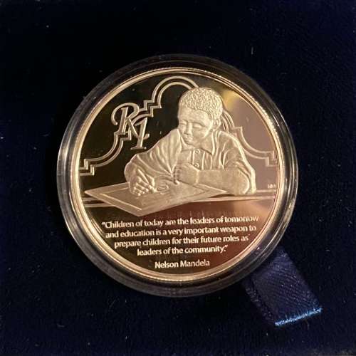 Stunning RSA 2014 Silver Protea R1