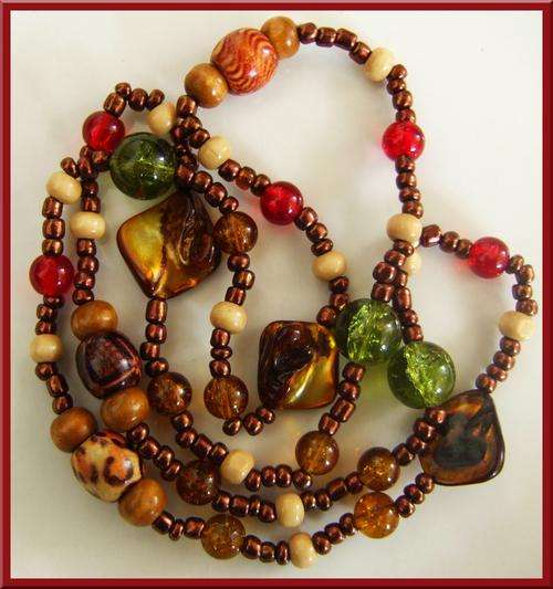 BEAUTIFUL!! ETHNIC STYLE HAND CRAFTED NECKLACE WITH SHELL, GLASS AND WOOD BEADS
