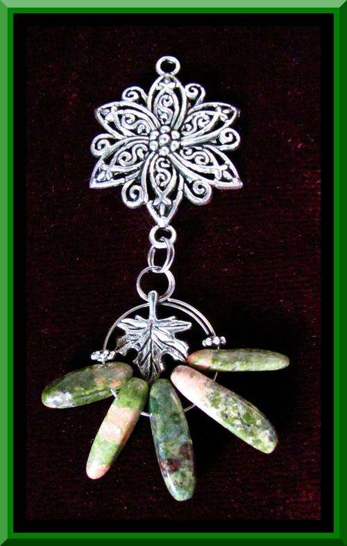 CRAZY WEDNESDAY BARGAIN!!! STUNNING PENDANT WITH UNICHITE AND HIGHLY DETAILED TIBETAN SILVER CHARMS