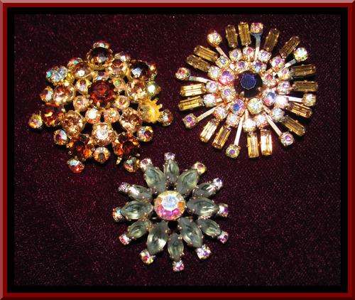 EXQUISITE ELEGANCE!!! THREE HIGHLY DETAILED VINTAGE BROOCHES WITH BEAUTIFUL VIBRANT DESIGN