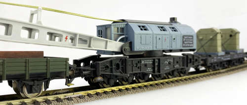 FLEISCHMANN RAILROAD CRANE SET (HO)