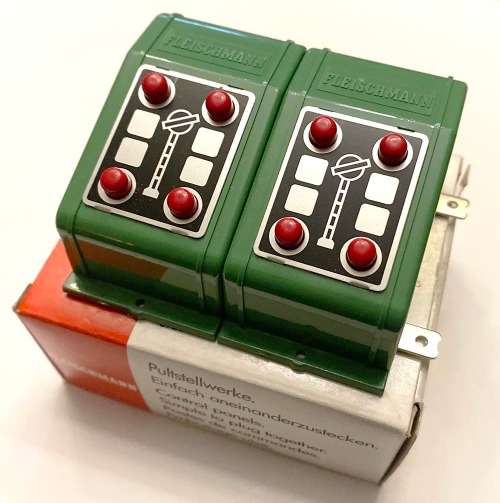 FLEISCHMANN 6922 CONTROLS FOR UNCOUPLER TRACKS