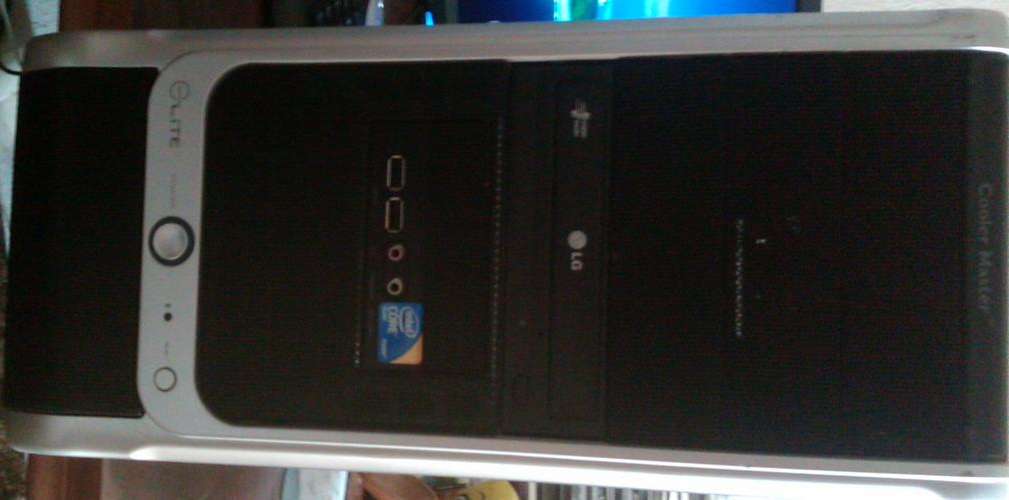 Intel Core 2 Quad Extreme PC 8gb DDR3 Ram/23"LCD