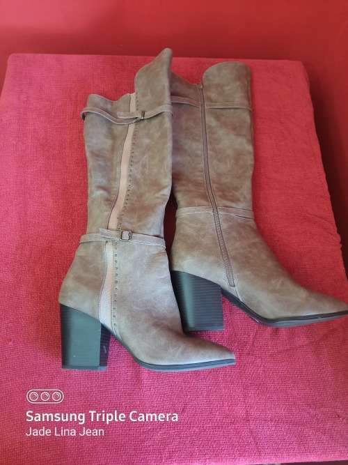 Knee High Beige Heel Boots - Size 9