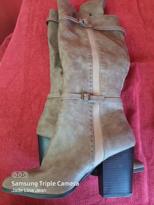 Knee High Beige Heel Boots - Size 9