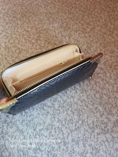 Black & Gold Ladies Purse