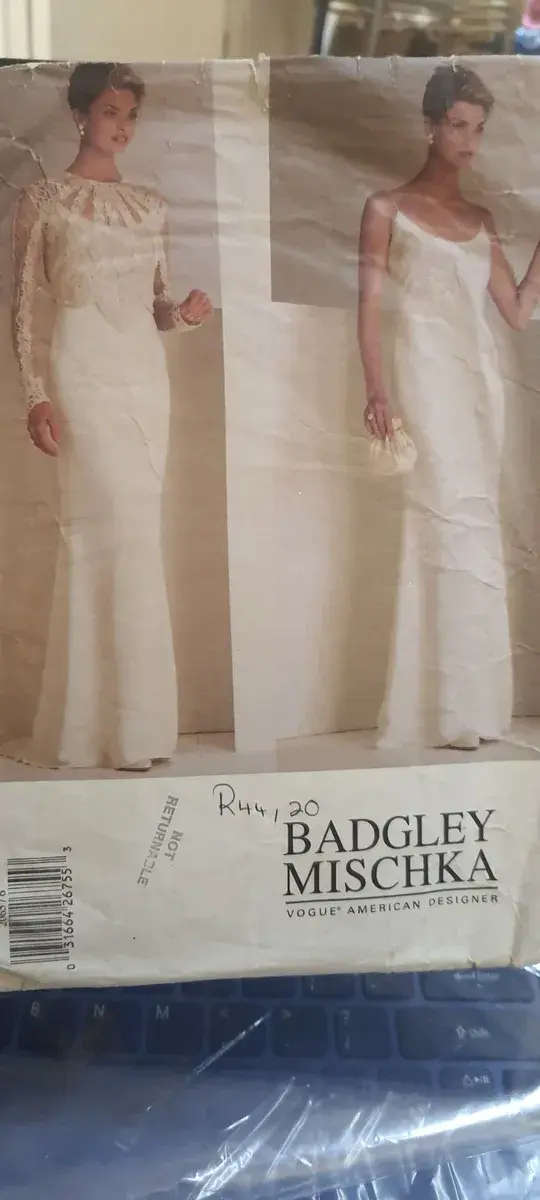 VOGUE 2065 BADGLEY MISCHKA - SEMI FITTED LINED DRESS SIZE6-8-10 SEE LISTING