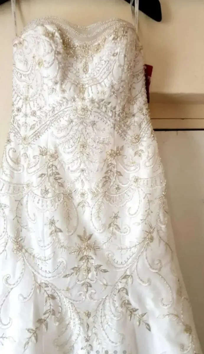 Mermaid Wedding Dress Available in Size 4 or Size 12