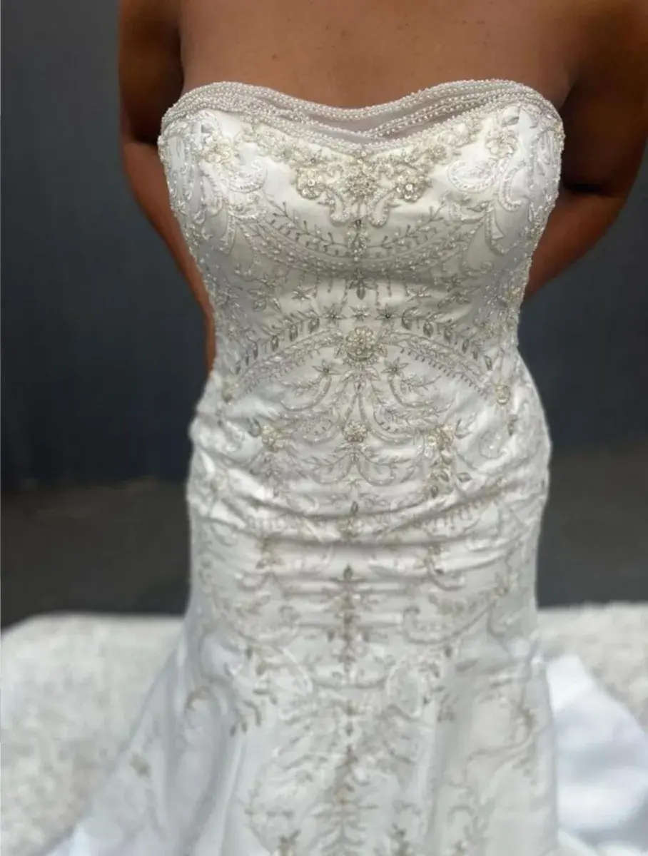 Mermaid Wedding Dress Available in Size 4 or Size 12