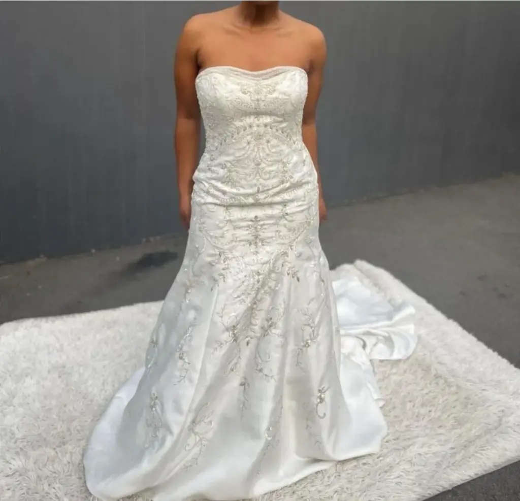 Mermaid Wedding Dress Available in Size 4 or Size 12