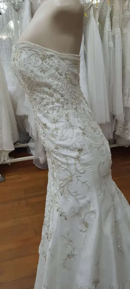 Mermaid Wedding Dress Available in Size 4 or Size 12