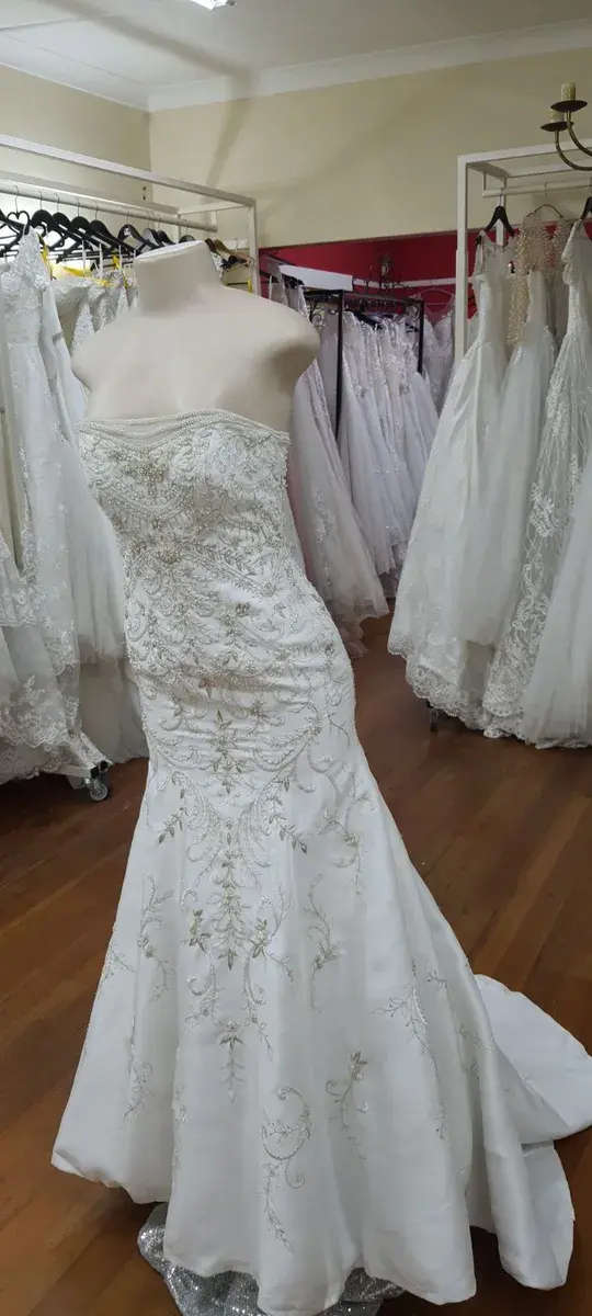 Mermaid Wedding Dress Available in Size 4 or Size 12