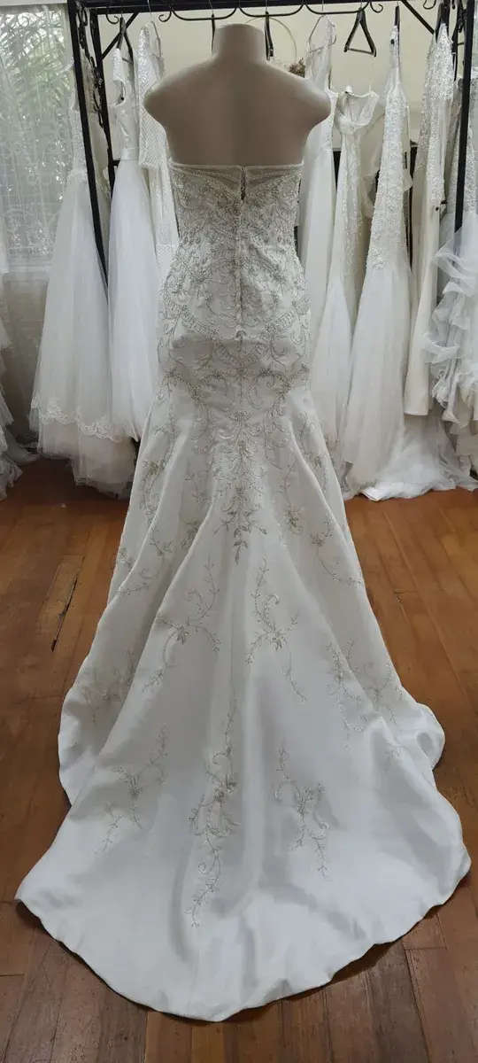 Mermaid Wedding Dress Available in Size 4 or Size 12