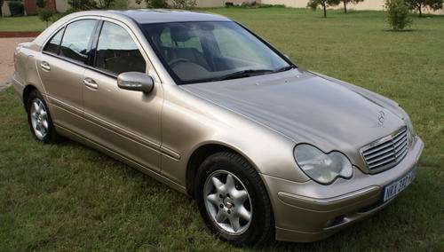 2002 Mercedes Benz C200 Kompressor Elegance (Gold)