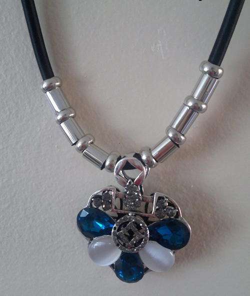 A MUST HAVE - Beautifull Necklace with pendant