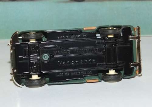 LLEDO VANGUARDS 1:43 MORRIS MINOR TRAVELLER  ALMOND GREEN VA10002 MIB.