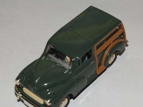 LLEDO VANGUARDS 1:43 MORRIS MINOR TRAVELLER  ALMOND GREEN VA10002 MIB.