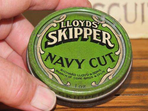 Lloyds Skipper Navy Cut Tobacco Tin .