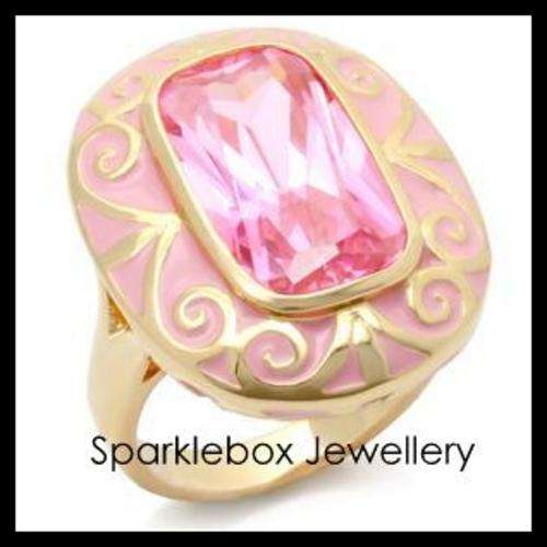***ROSE PINK CZ BAND RING INLAYED WITH VINTAGE CRAFTED DESIGNES RING SIZE 8***