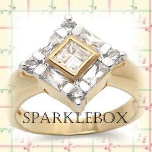 ***UNIQUE & SOPHISTICATED CZ BAND RING*** SIZE 7