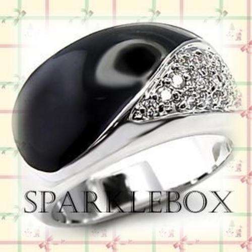 ***STYLISH BLACK ENAMEL SIMULATED DIAMOND BAND RING*** SIZE 6