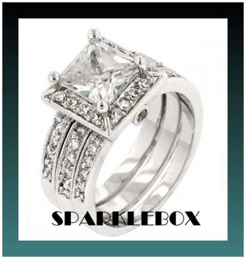 **VINTAGE DESIGN 1.75ctw BRIDAL 2 PIECE SIMULATED DIAMOND RING SET**SIZE 8