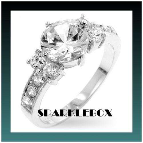 **2ct BRIDAL PRINCESS CUT CZ RING**SIZE 7