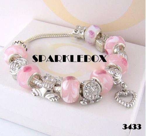 **FREE GIFT BOX**BELLA-STYLE PINK GLASS BEADS WITH CHARMS BRACELT